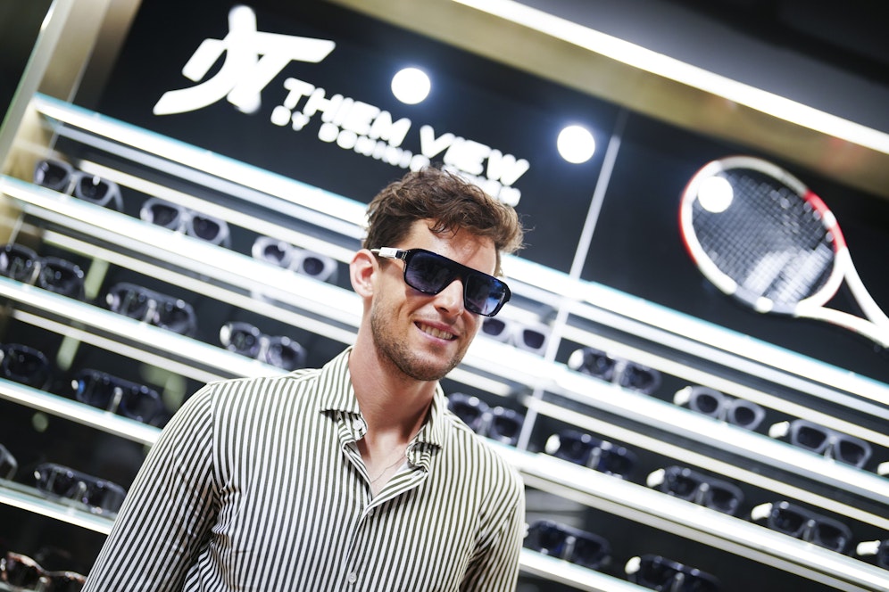 Dominic Thiem zeigt seine Brillen-Kollektion