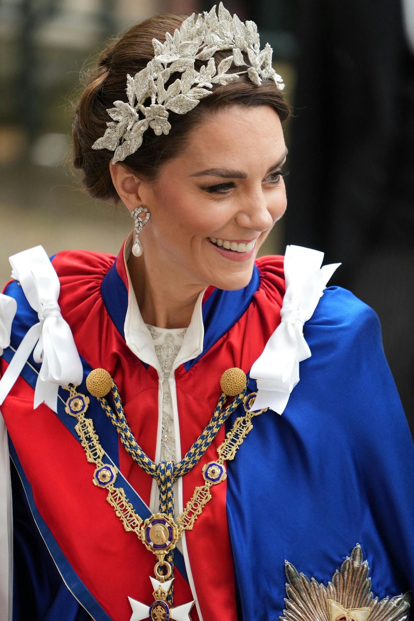 Prinzessin Kate begeisterte mal wieder mit ihrem Look. Sie trug zu ihrer festlichen Robe Ohrringe der verstorbenen Lady Diana.