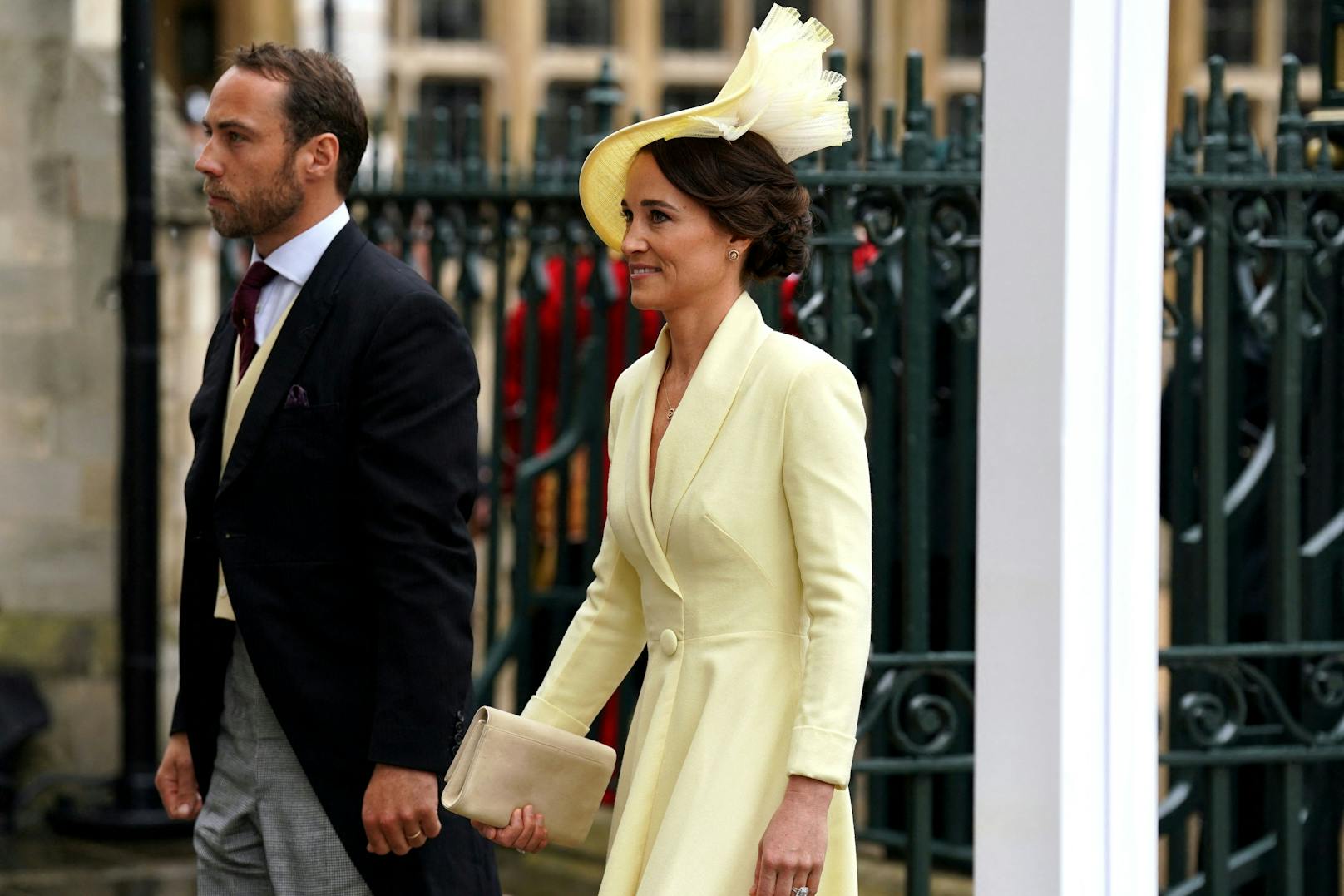 Die Geschwister von Prinzessin Kate sind natürlich auch mit dabei: Pippa and James Middleton. 