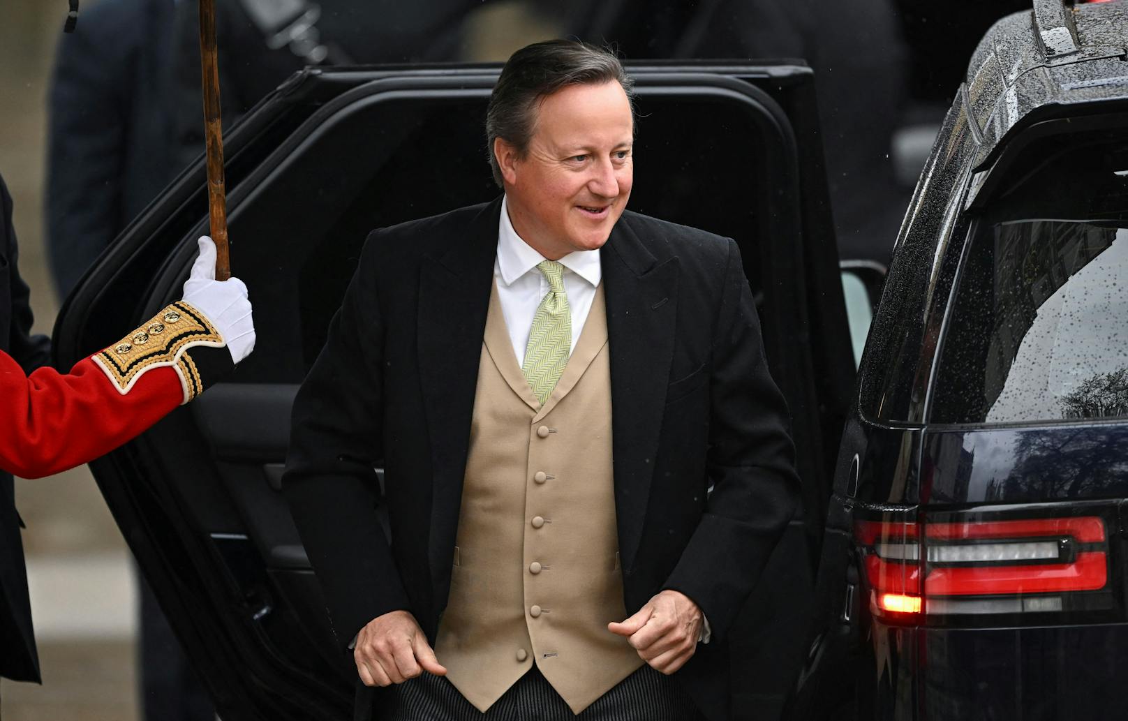 Der frührere britische Premier David Cameron ist von Charles geladen. 
