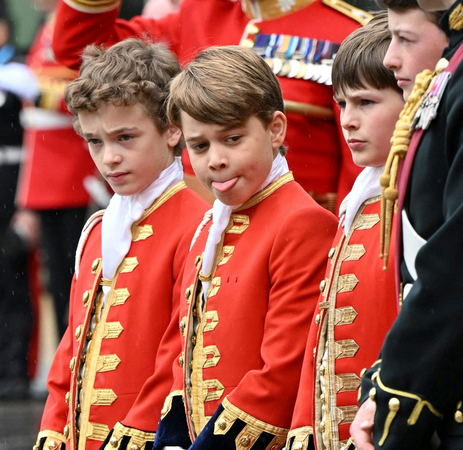 Prinz George ist einer der Ehrenpagen von Charles und Camilla.
