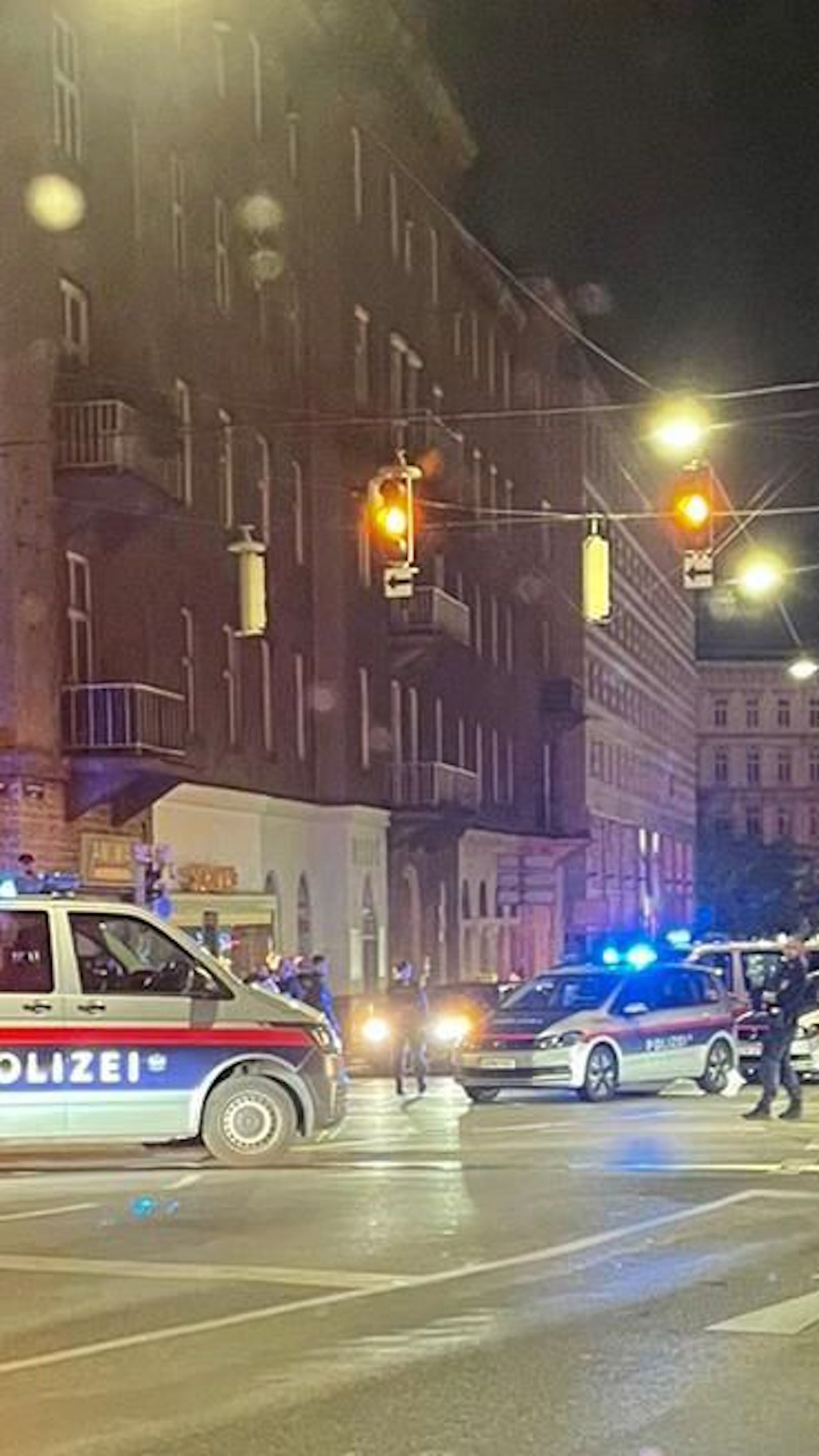 Verfolgungsjagd – Mann rast in Wien auf Passanten zu