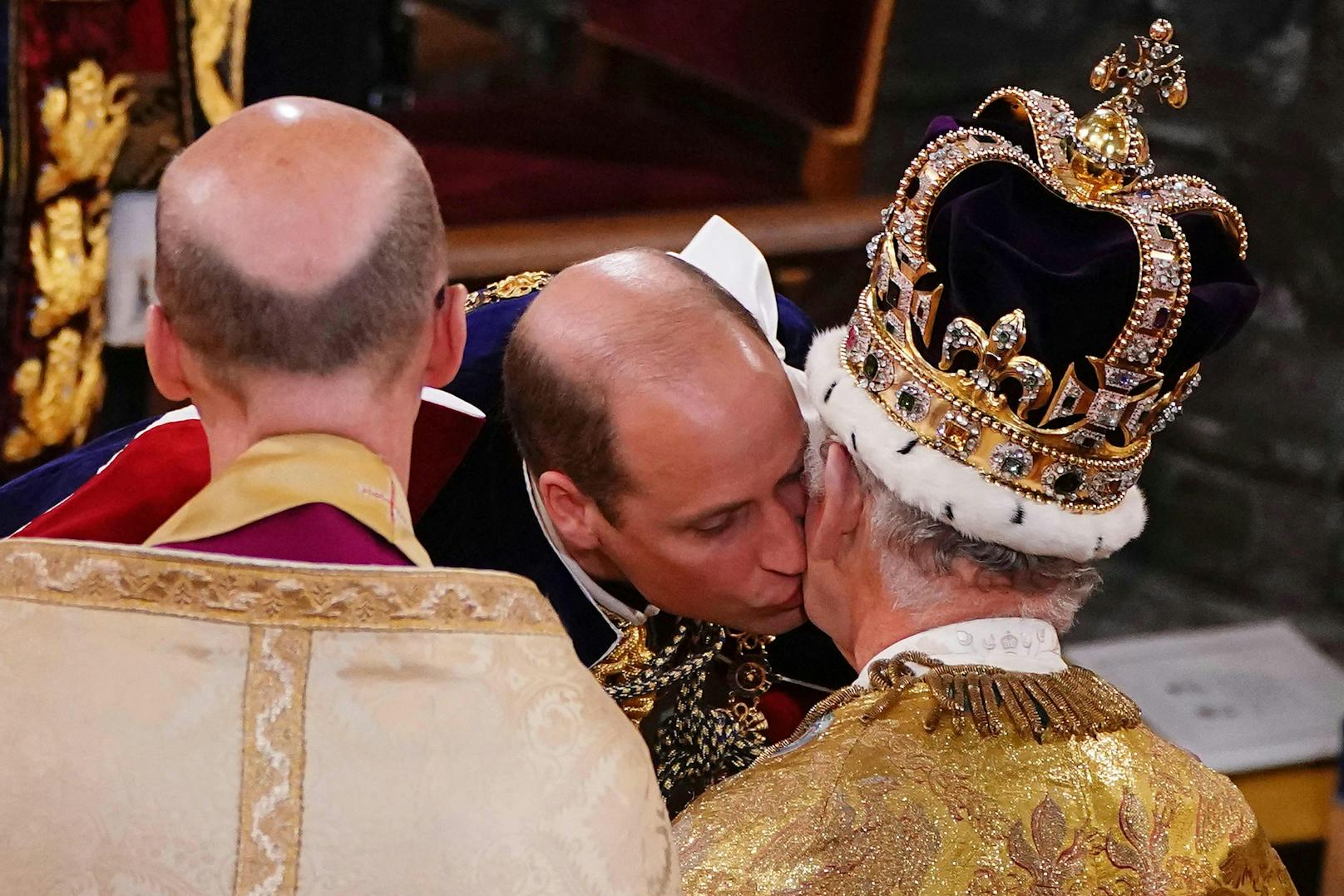 Rührender Moment: Als Prinz William seinem Vater öffentlich die Treue schwor, wirkte der König, als würde er mit seinen Emotionen kämpfen.