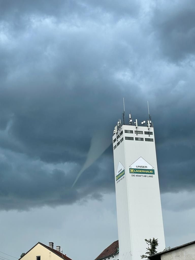 Der Tornado zog in Ziersdorf eine Schneise der Verwüstung.