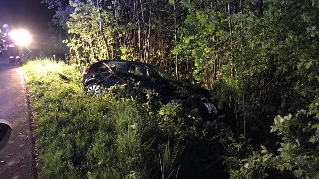 Der 26-Jährige war nach dem Crash im Auto eingeklemmt.