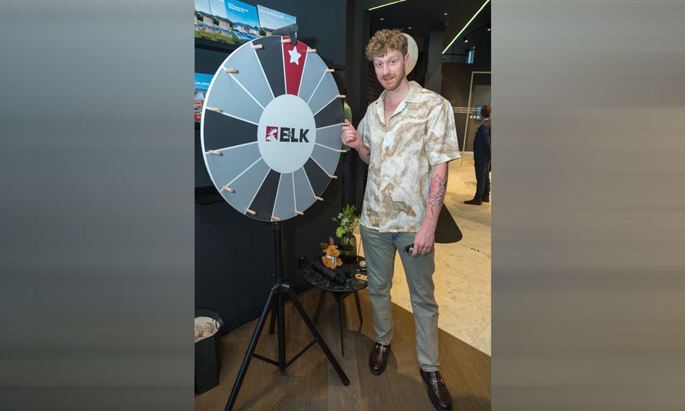 Lucas Fendrich verrät, was er kurz vor dem Einschlafen praktiziert. 