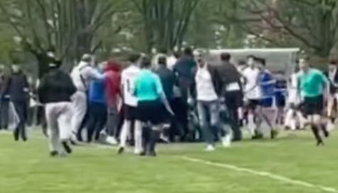 Ein wütender Vater bedroht den Schiedsrichter mit dem Tod