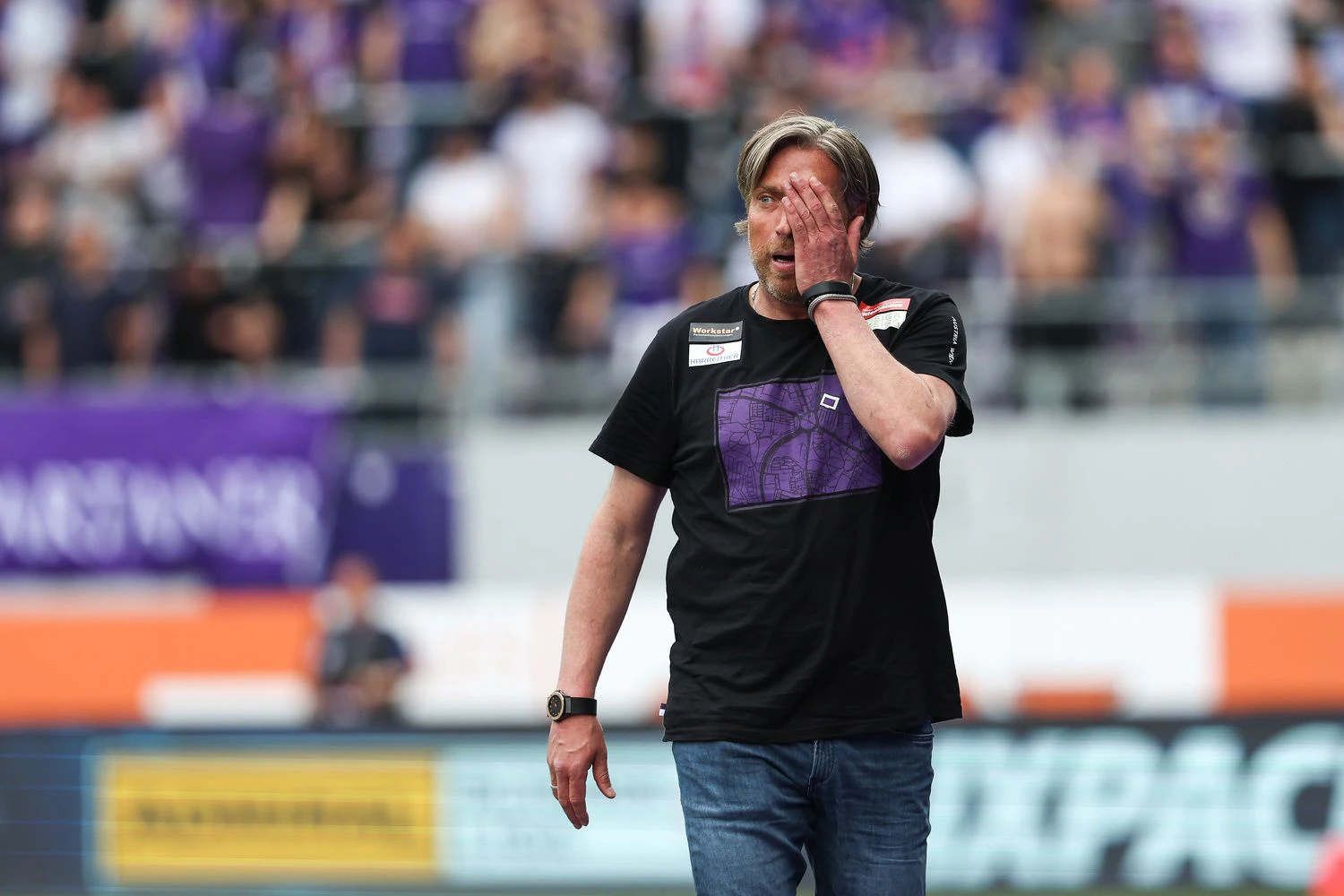 Michael Wimmer konnte in Halbzeit eins gegen Sturm kaum Hinsehen.
