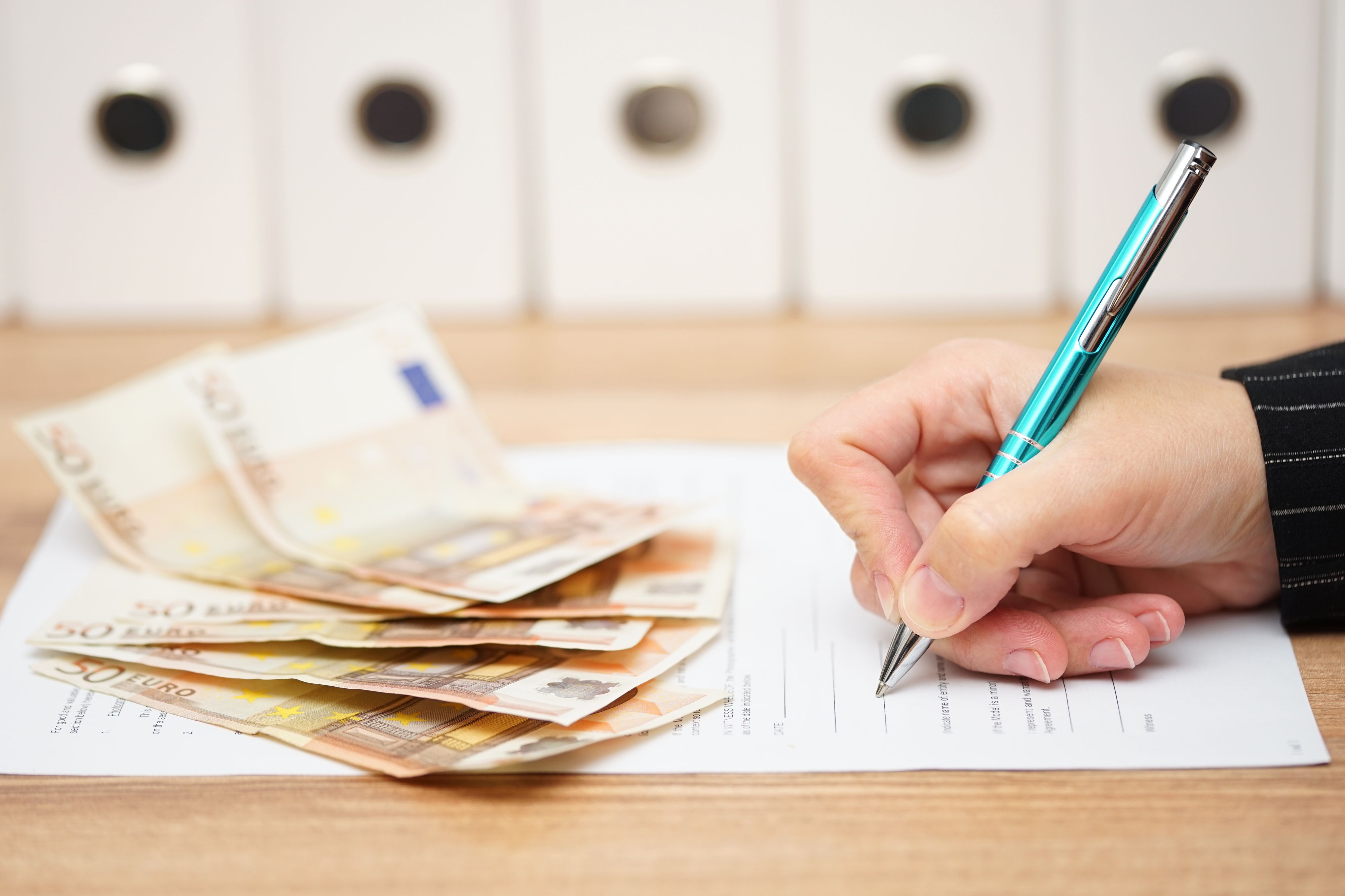 Ein Check deiner Lebensversicherung kann dir tausende Euro sparen. (Symbolfoto)