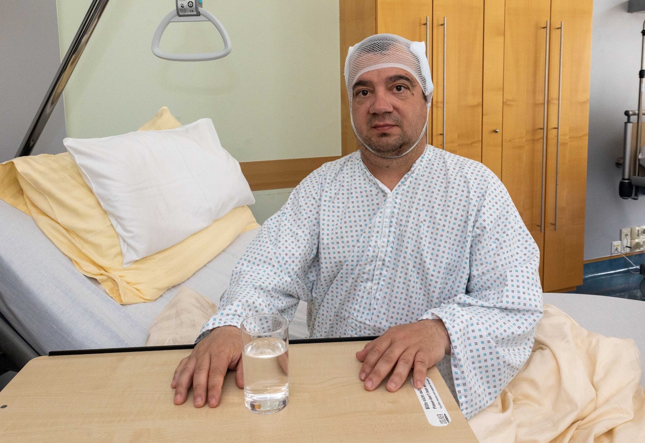 Heute.at - Pferd kracht durch Tür – Mann erleidet Schädelbruch