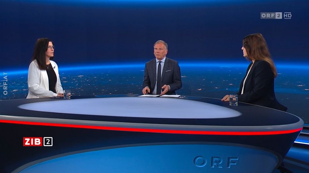 Die Volkswirtin und Gewerkschafterin <strong>Helene Schuberth</strong> (l.) und die Direktorin des Wirtschaftsforschungsinstituts EcoAustria, <strong>Monika Köppl-Turyna</strong> (r.), waren am 8. Mai zu Gast bei <strong>Armin Wolf</strong> in der ZIB2.