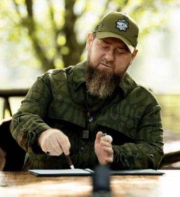 Die Louis-Vuitton-Jacke von Ramsan Kadyrow. 