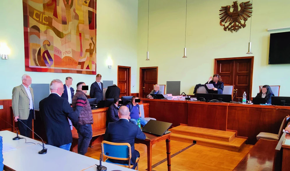 Die Angeklagten beim Prozess in Wr. Neustadt