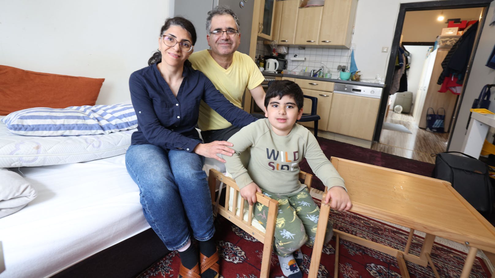 Familie mit krankem Sohn will raus aus Schimmel-Wohnung – Wien