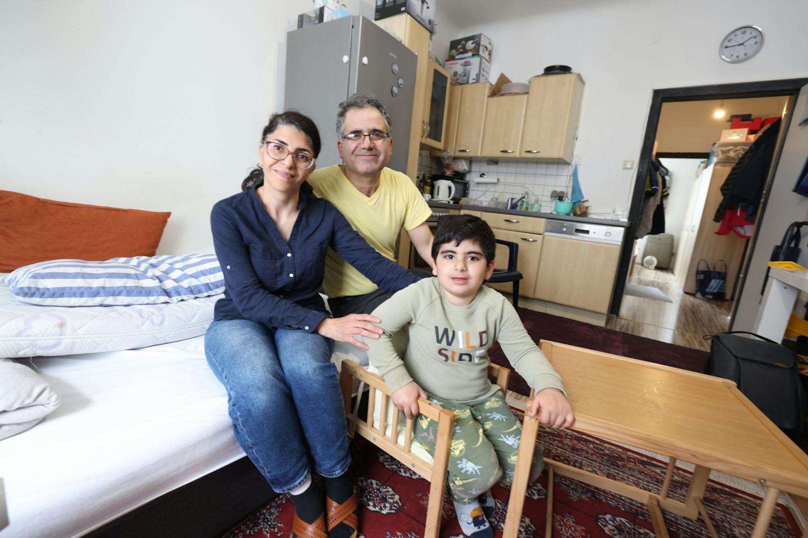 Familie mit krankem Sohn will raus aus Schimmel-Wohnung