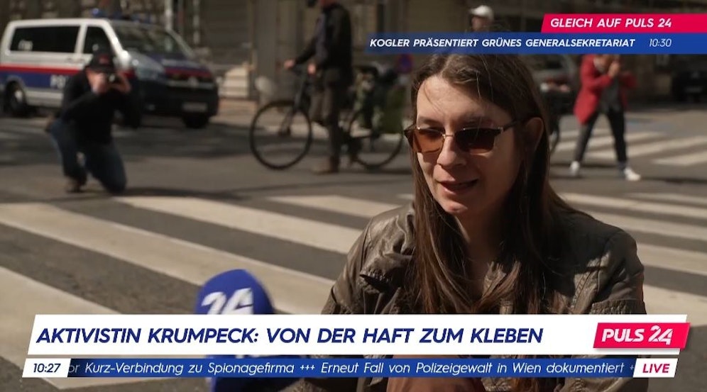 Klima-Aktivistin Martha Krumpeck im Gespräch mit dem Privatsender Puls24.