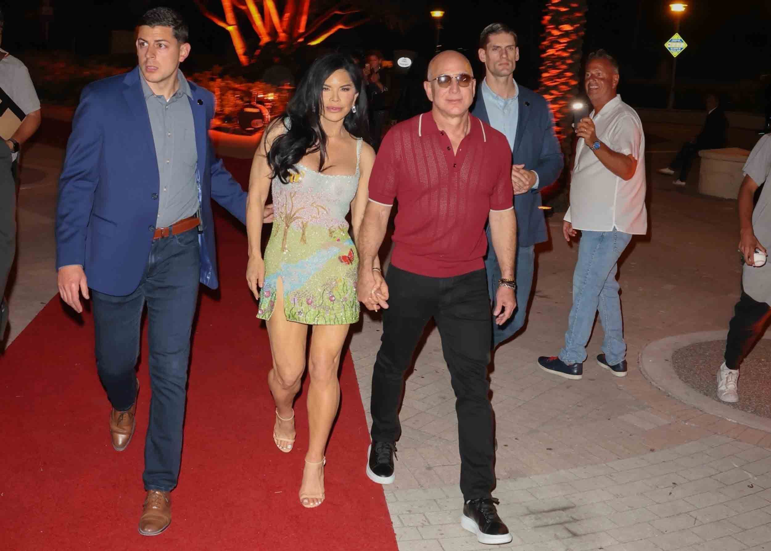 Jeff Bezos ist mit seiner Freundin Lauren Sanchez in Miami Beach unterwegs.