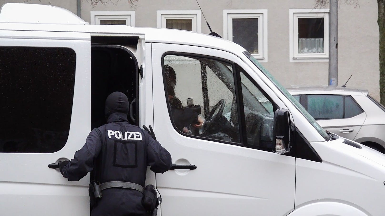 Bei insgesamt zehn Beschuldigten in ganz Österreich kam es zu Hausdurchsuchungen. (Symbolbild)