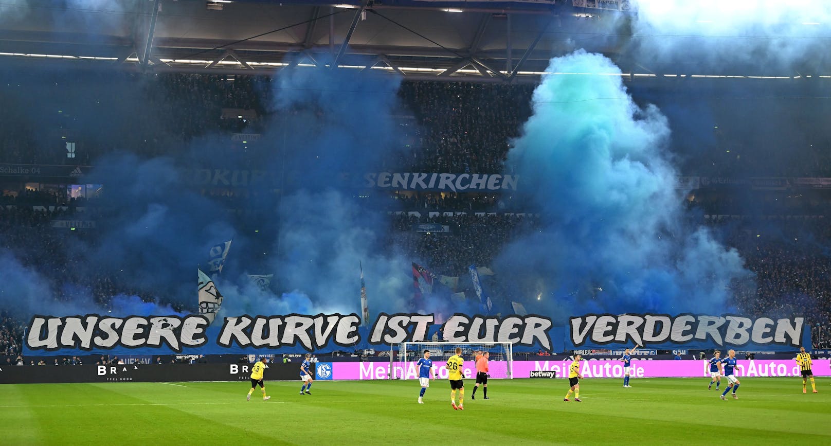 <strong>Platz 10: Schalke 04</strong> – Zuseherschnitt: 61.105 – Kapazität 62.271
