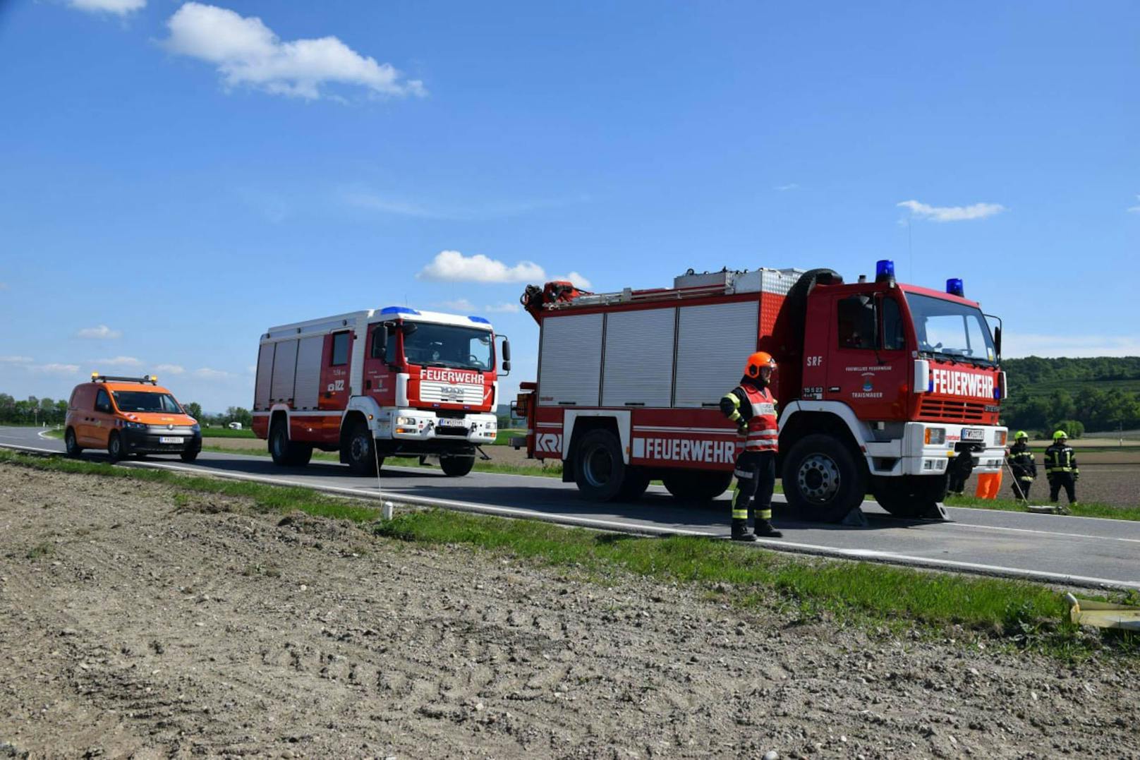 Die Feuerwehr barg den Lkw