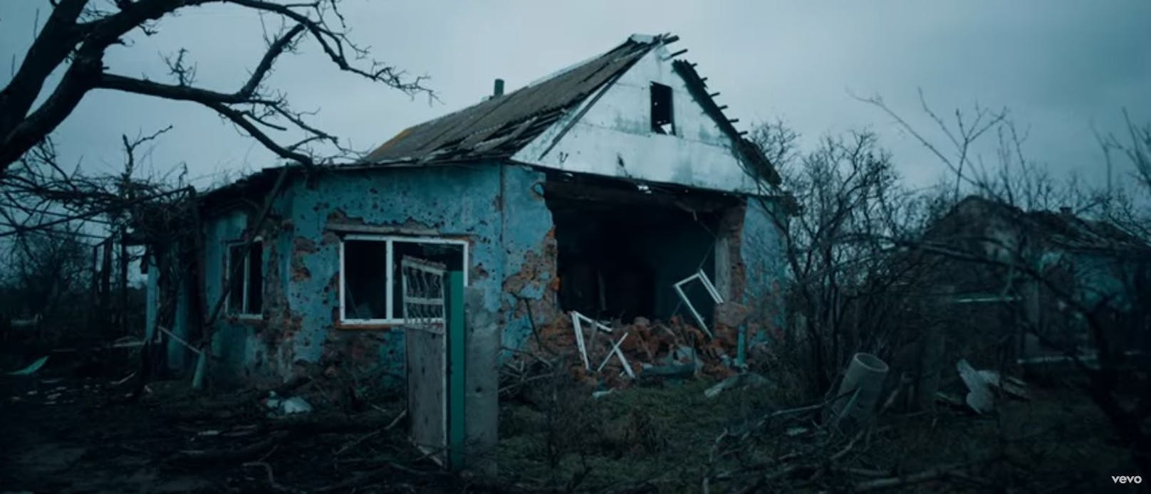 Die Eindrücke aus dem Imagine Dragons Ukraine-Video zu "Crushed" zum Durchklicken.