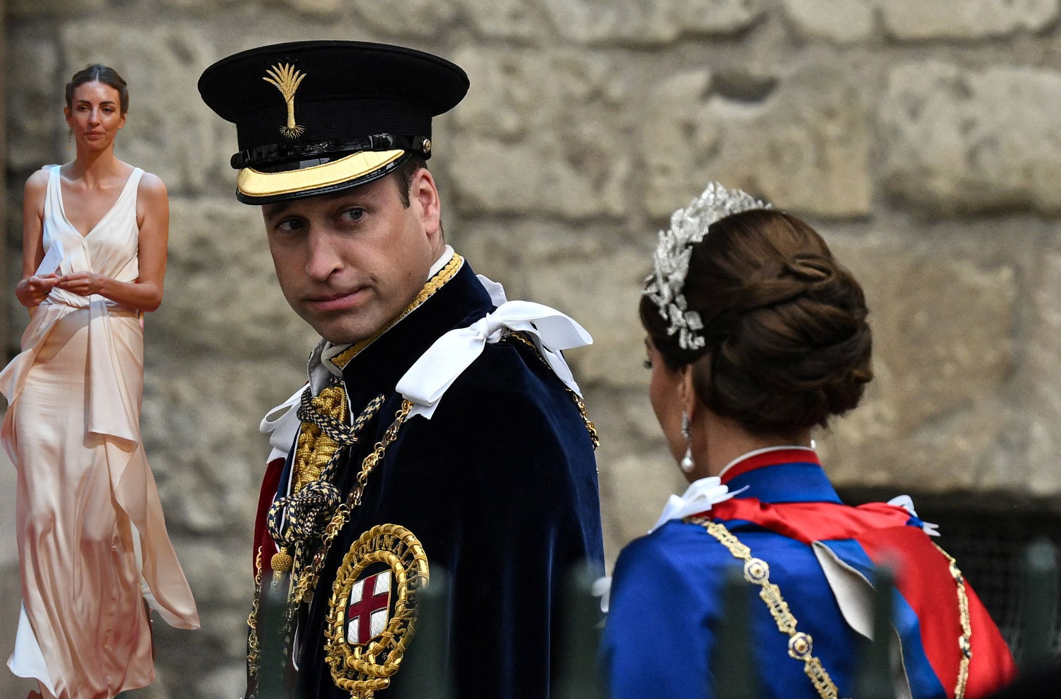 Dieser Krönungsbesuch war Prinz William sicherlich unangenehm. 