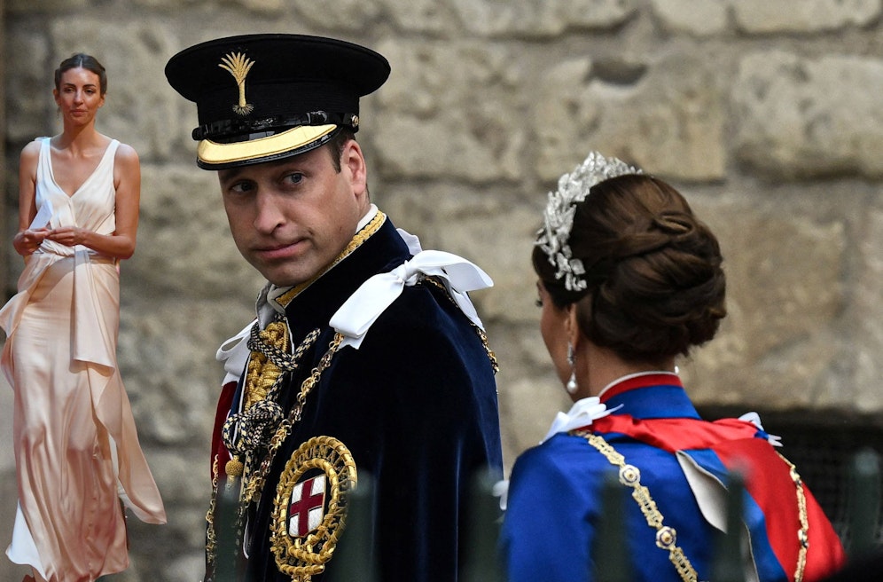 Dieser Krönungsbesuch war Prinz William sicherlich unangenehm. 