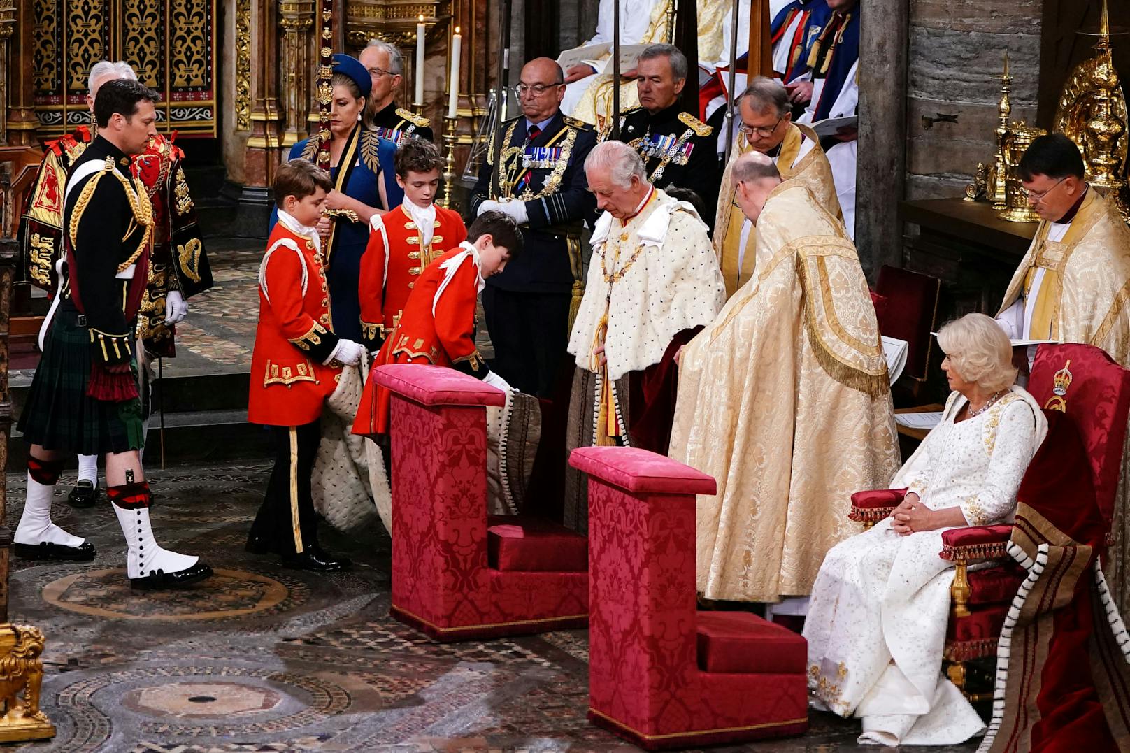 Mit seiner Rolle im Zuge der Krönung schrieb der Neunjährige royale Geschichte.