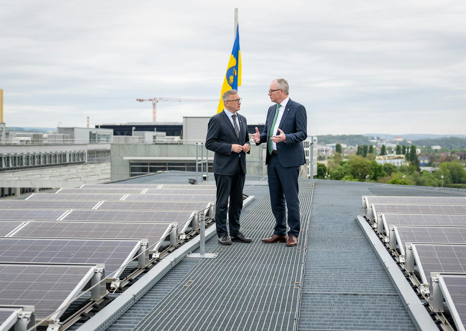 LH-Stellvertreter Stephan Pernkopf informierte heute, Mittwoch, gemeinsam mit Herbert Greisberger, Geschäftsführer der Energie- und Umweltagentur NÖ, und Experten des Landes NÖ über den Ausbau der Erneuerbaren Energie.