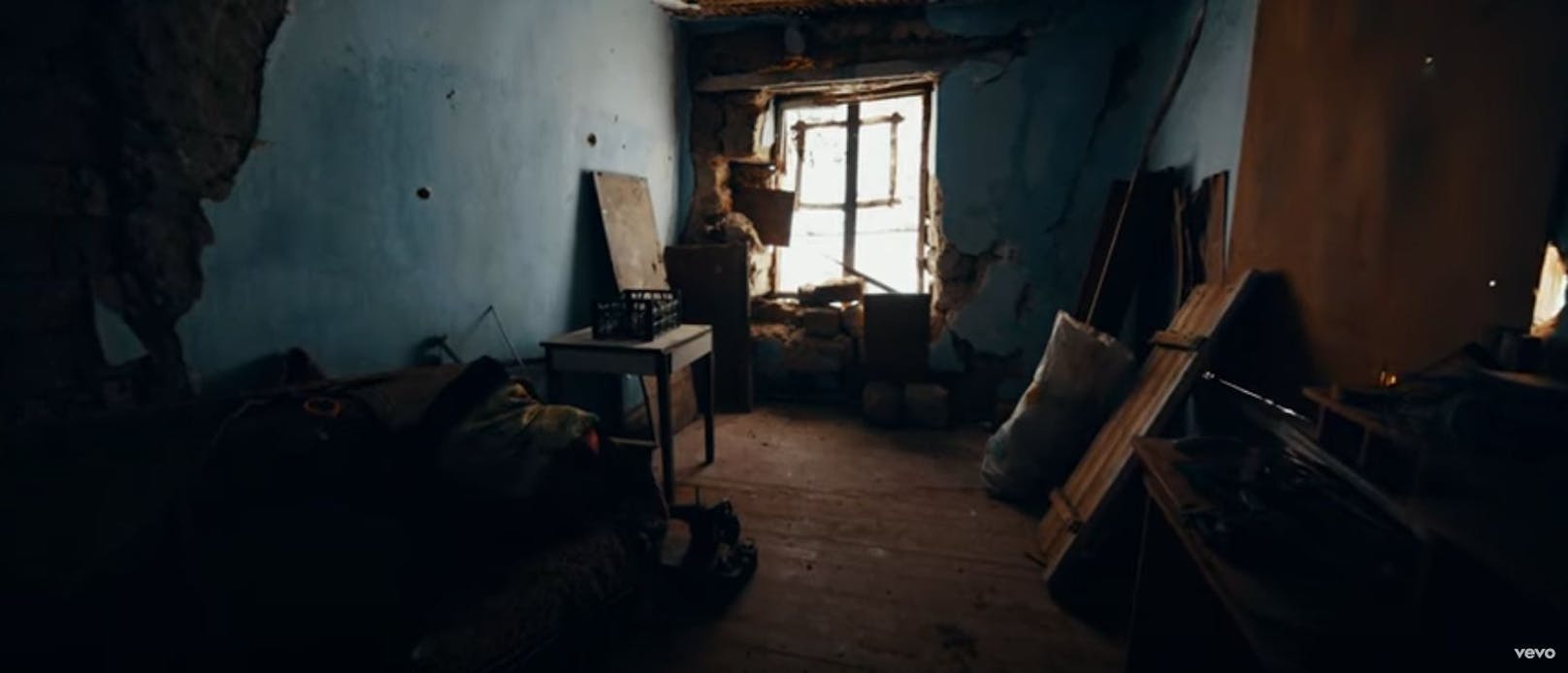 Die Eindrücke aus dem Imagine Dragons Ukraine-Video zu "Crushed" zum Durchklicken.