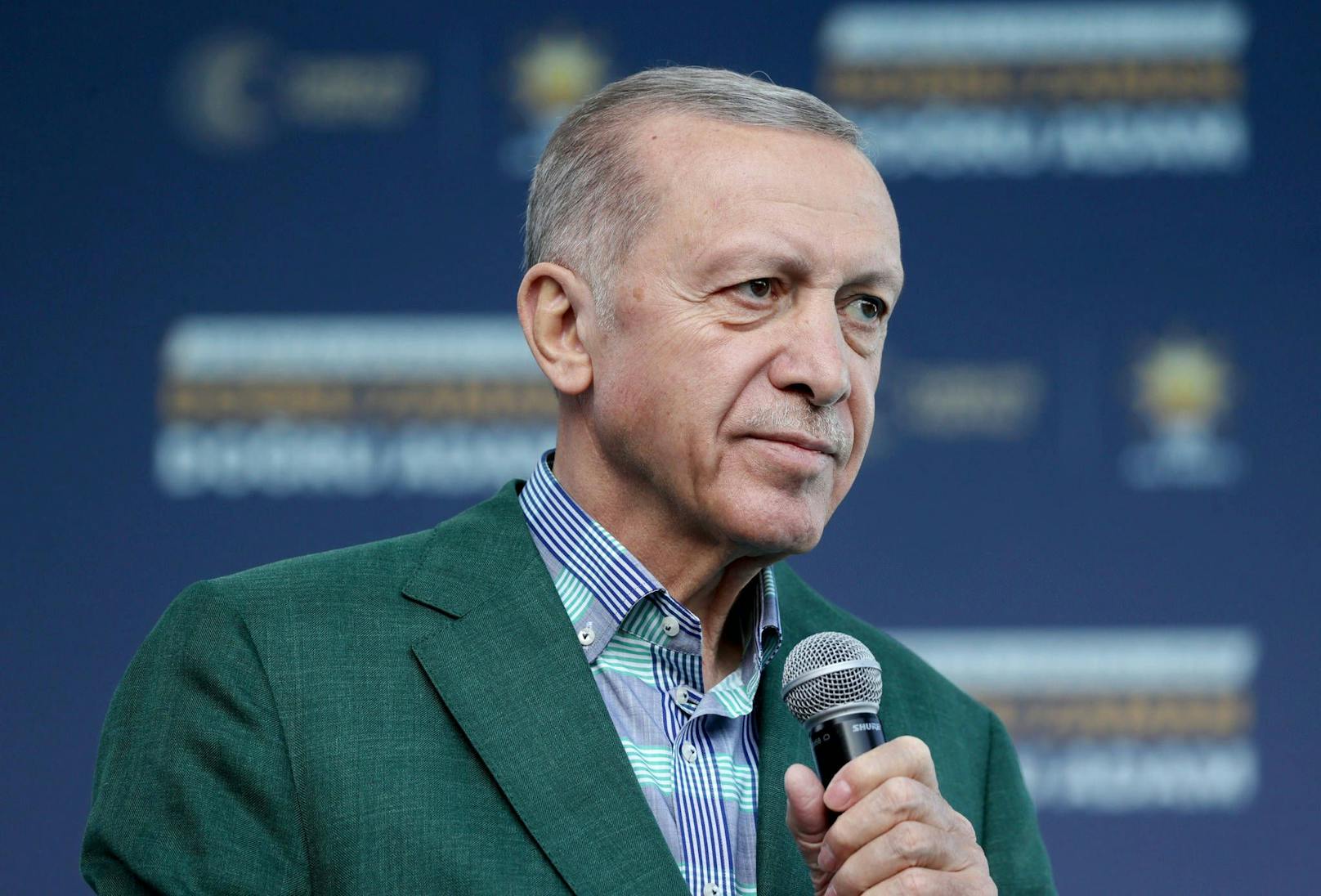 Recep Tayyip Erdogan geht zum ersten Mal seit 20 Jahren nicht als Favorit ins Rennen und bangt um seine Wiederwahl.