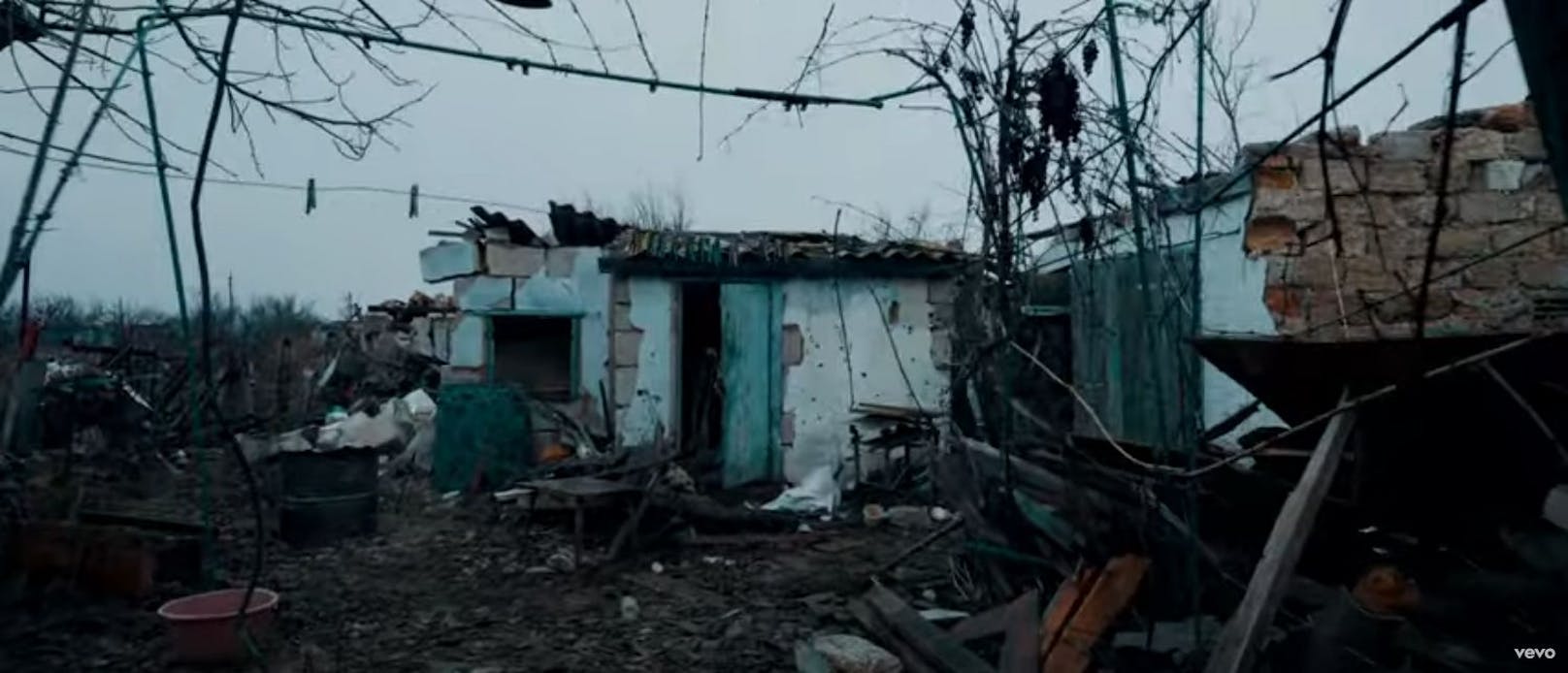 Die Eindrücke aus dem Imagine Dragons Ukraine-Video zu "Crushed" zum Durchklicken.