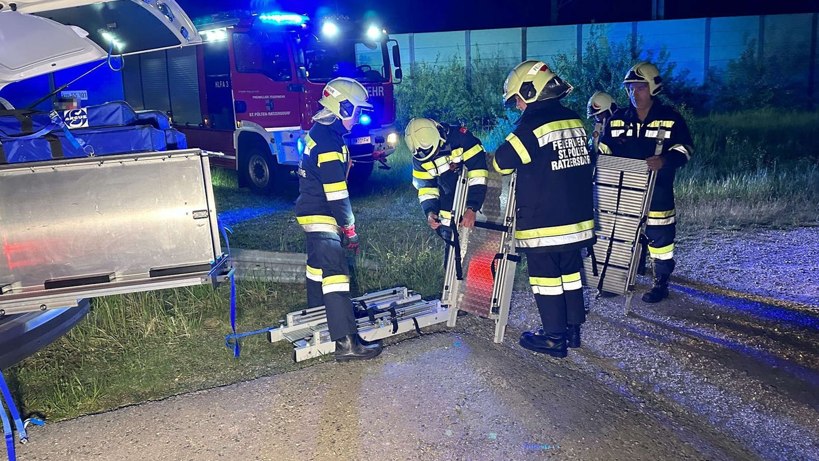 Feuerwehr bereitete Evakuierung vor.