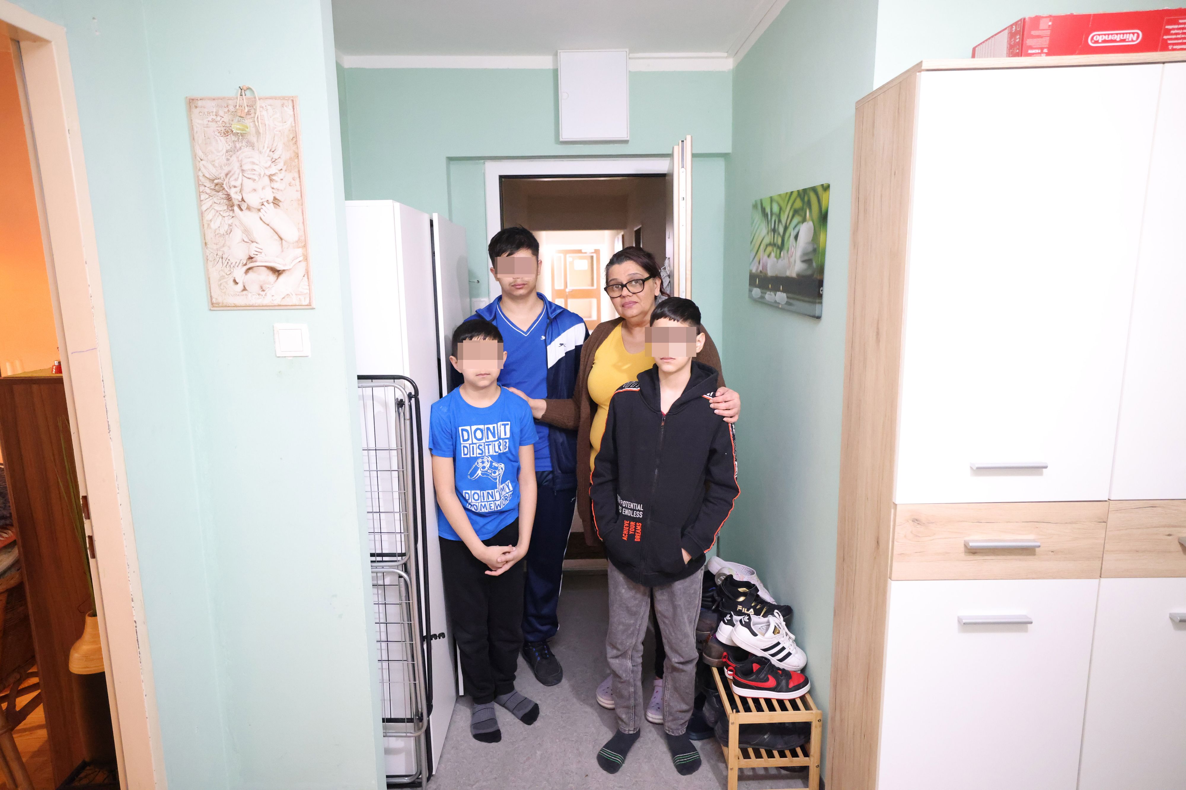 Bozica K. (54) mit ihren Enkeln Leon, Antonio und Samuel. 