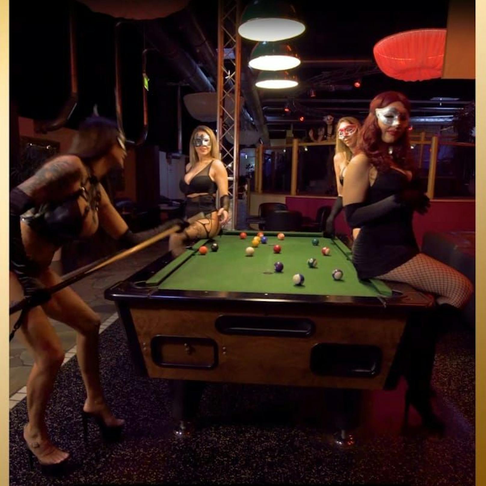 Und die ein oder andere Billard-Partie spielen