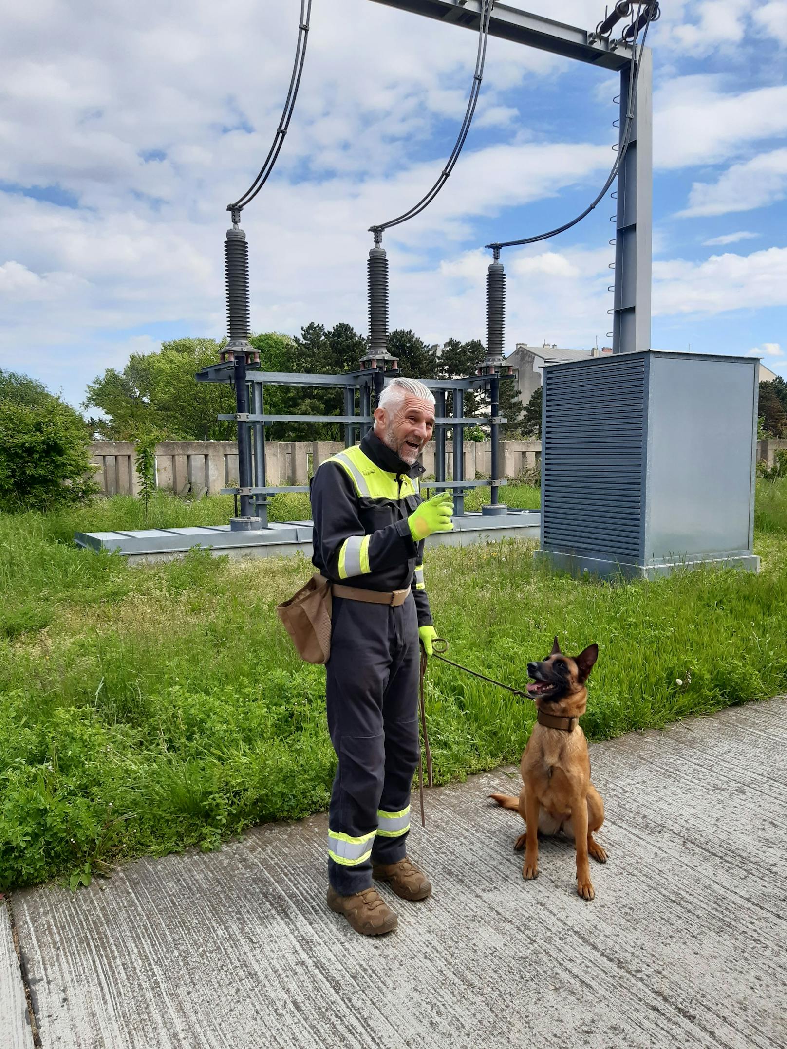 Die Belgische Schäferhündin kann Gas- und Stromlecks aufspüren.