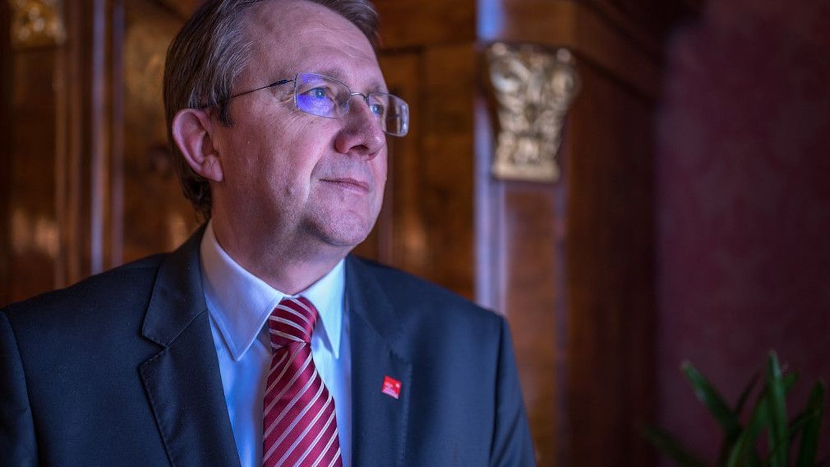 Bürgermeister Matthias Stadler sorgt sich um die rund 500 Mitarbeiter im Lager sowie der Unternehmenszentrale von Leiner in St. Pölten.