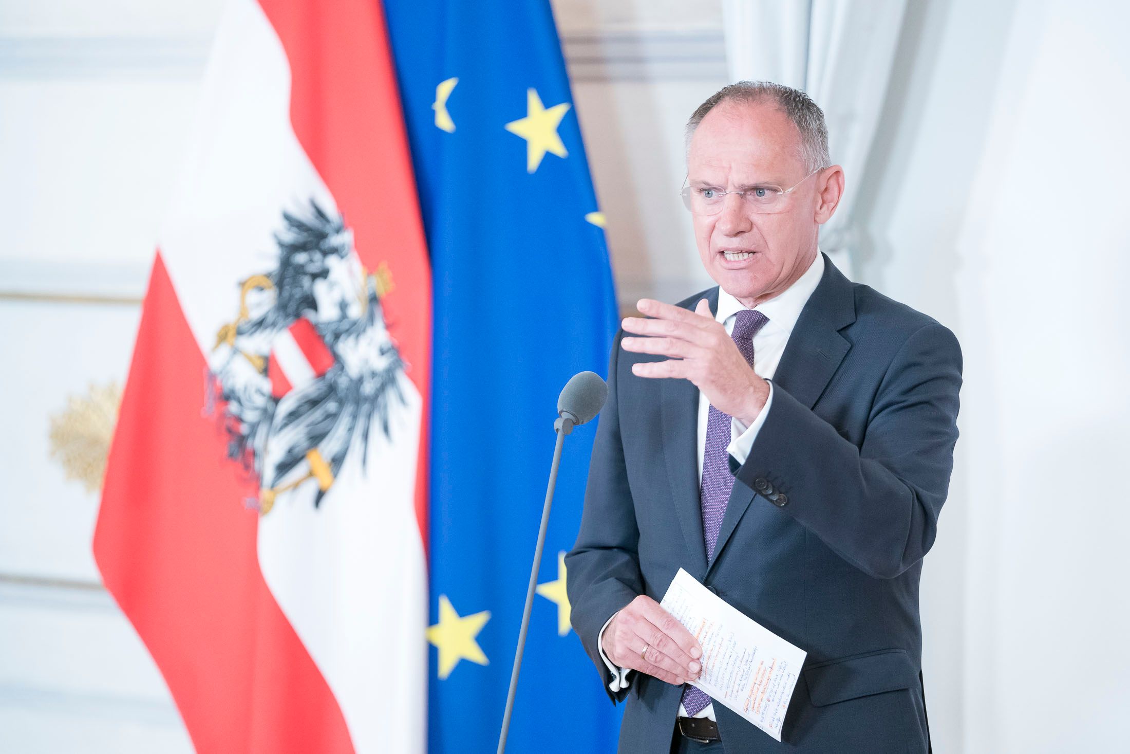 Laut Innenminister Gerhard Karner steht ein Teil der Klimaaktivisten unter Beobachtung.