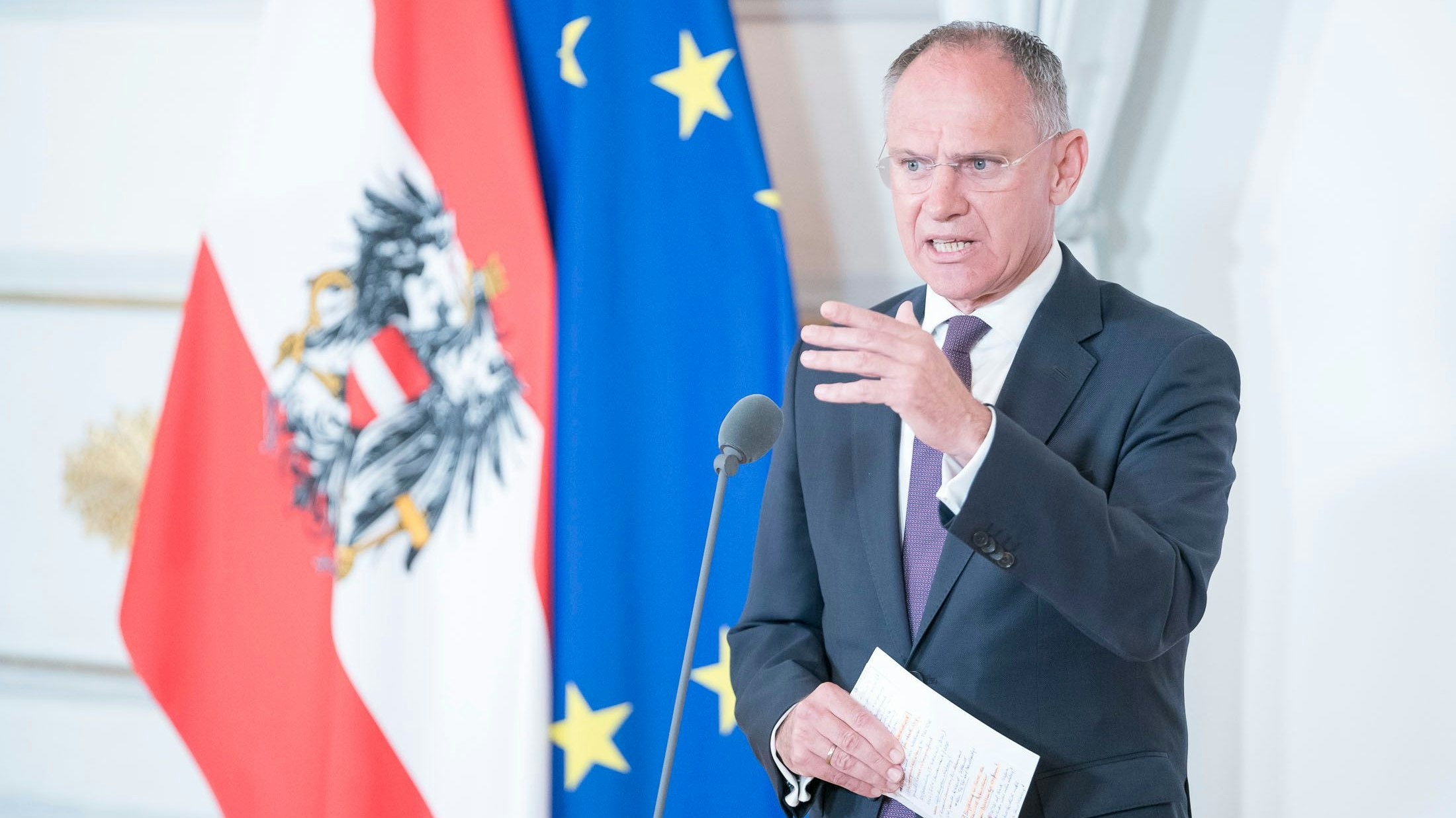 Laut Innenminister Gerhard Karner steht ein Teil der Klimaaktivisten unter Beobachtung.