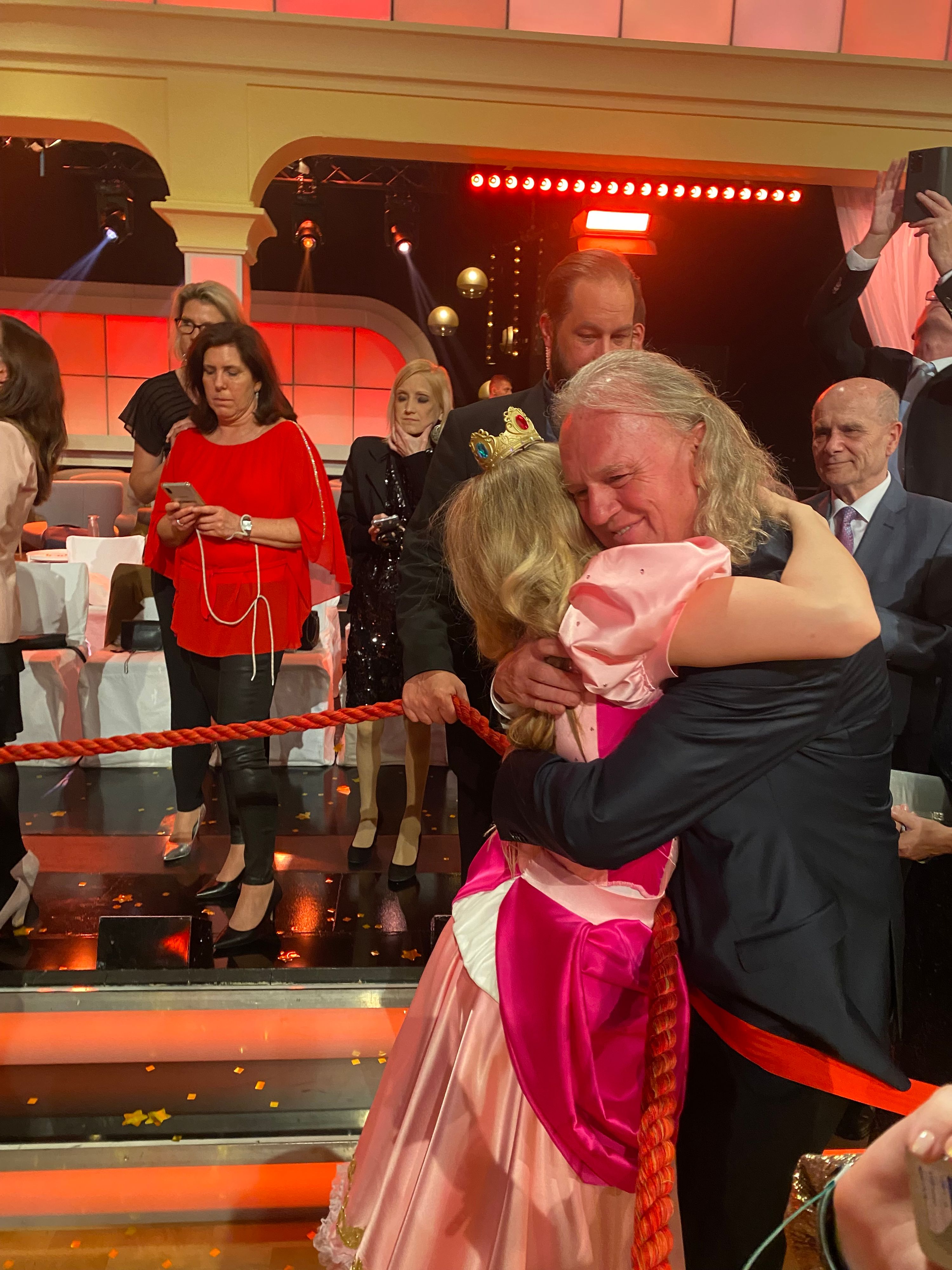 Nach der Show hat nur ein Mann für Corinna Priorität: Ihr Papa-