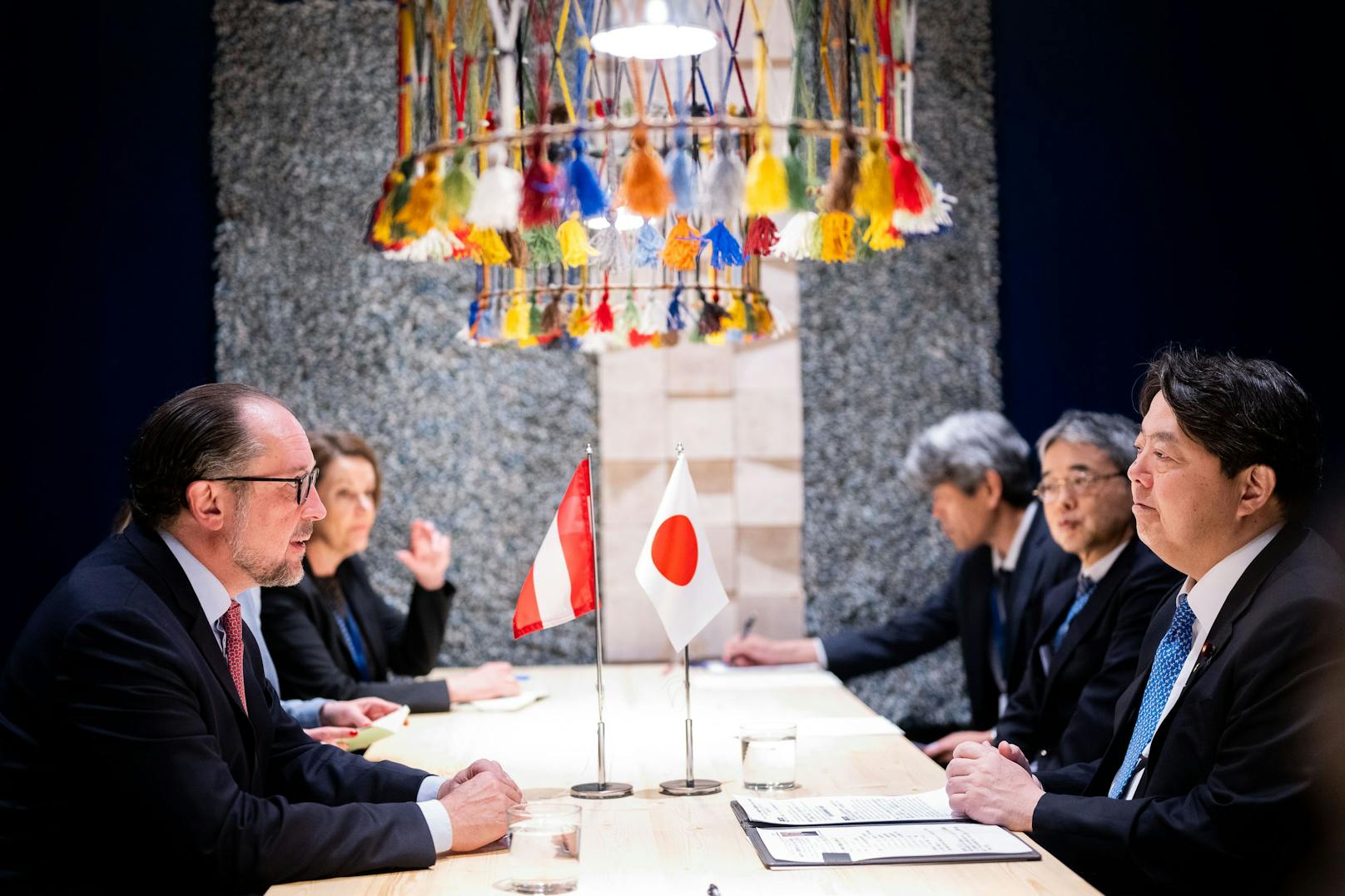 Am 13. Mai 2023 nahm Außenminister Alexander Schallenberg beim EU-Indopazifik Forum in Stockholm teil. Im Bild mit seinem japanischen Amtskollegen Yoshimasa Hayashi.