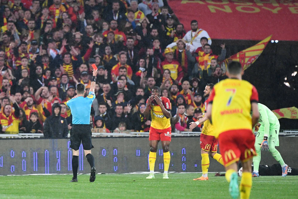 ÖFB-Teamspieler Kevin Danso flog beim Lens-Sieg gegen Stade Reims vom Feld.