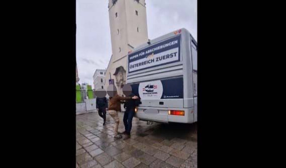 In der Welser Innenstadt kam es zu einem Zwischenfall mit den Identitären. 