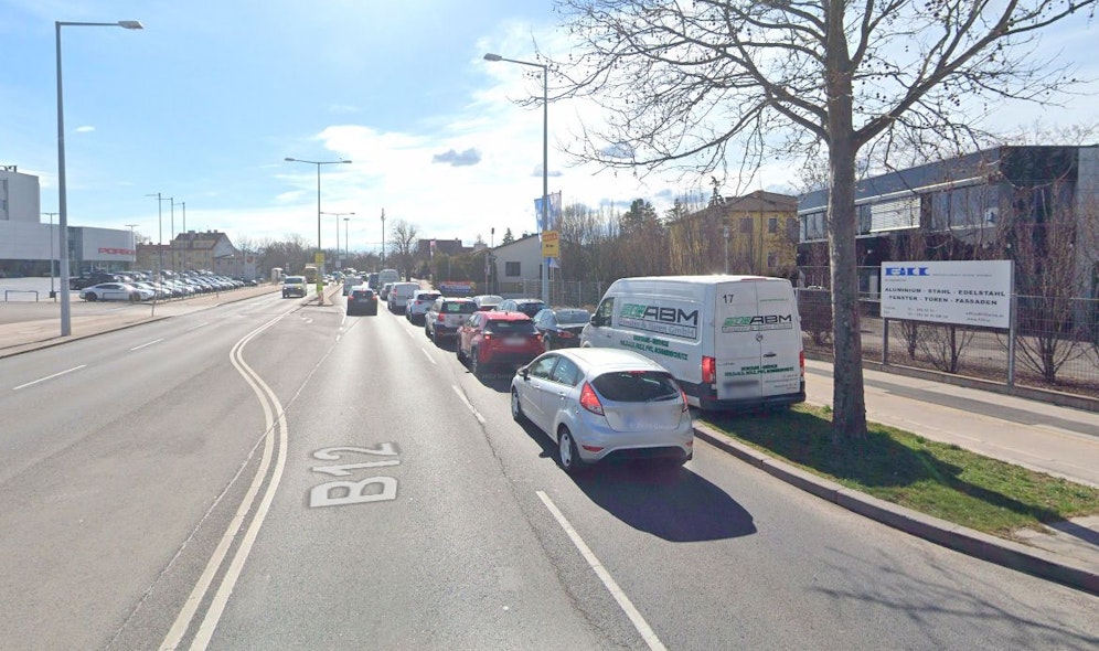 Blick in die Brunner Straße Richtung der Kreuzung mit der Ketzergasse in Wien-23.