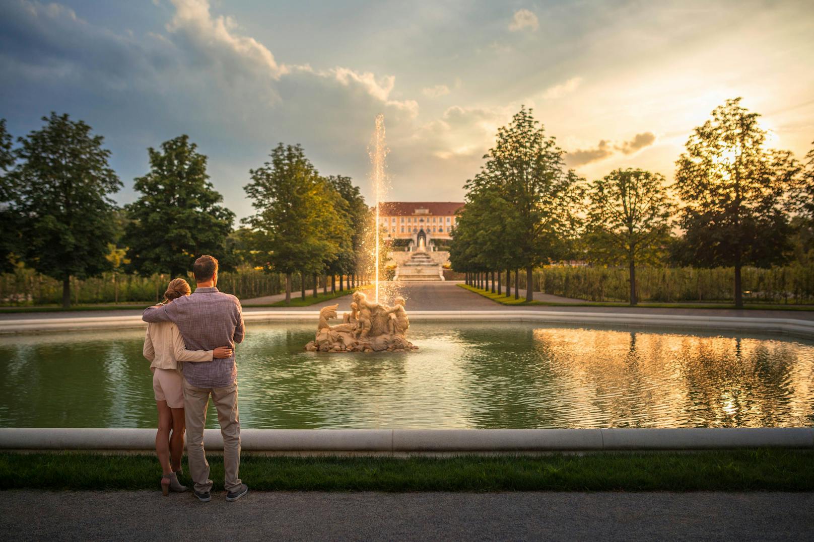 Oktonbrunnen am Areal des Schloss Hof