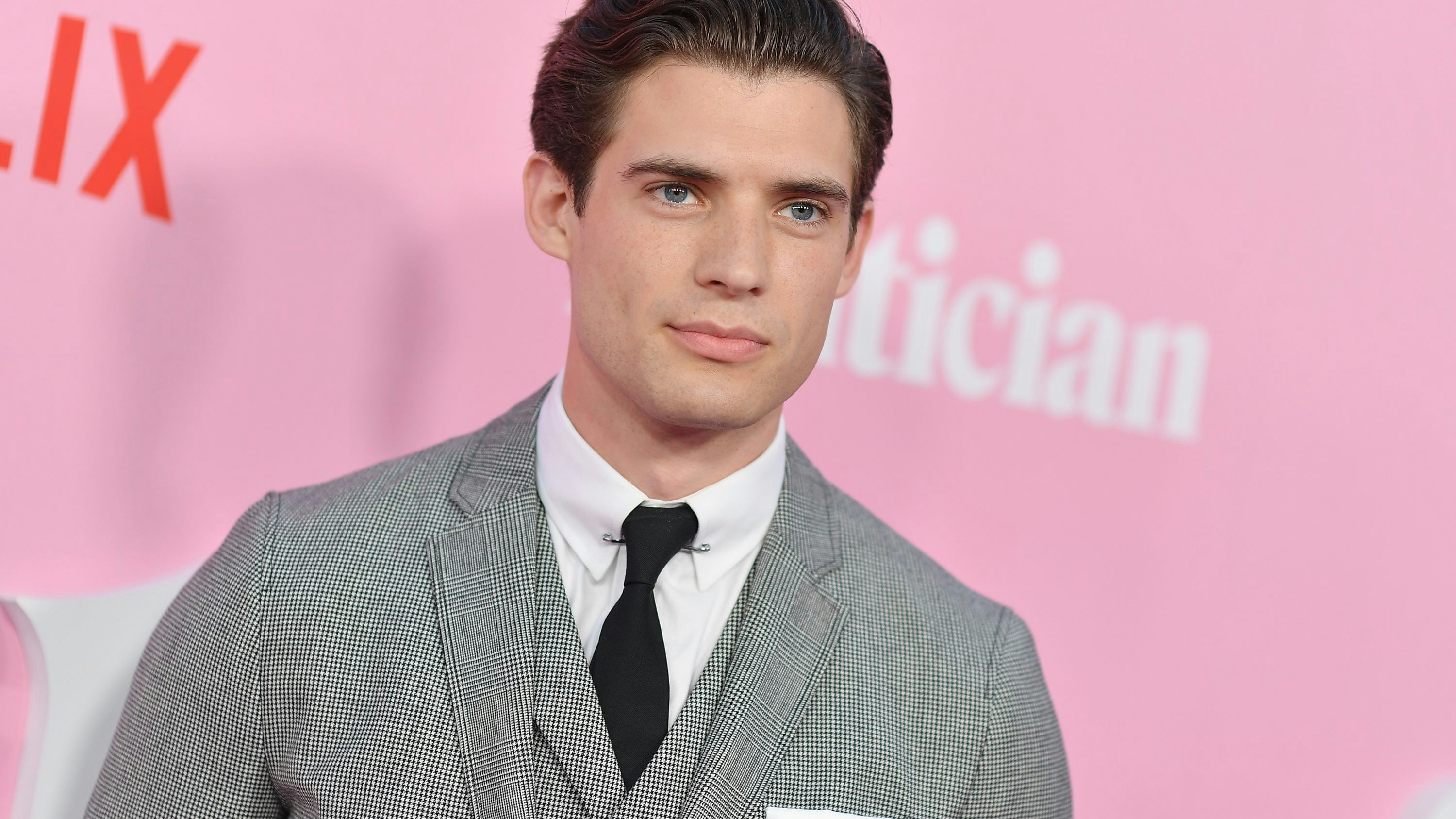 Heute.at - Gigantisch: Aufsehen um Penis von neuem Superman