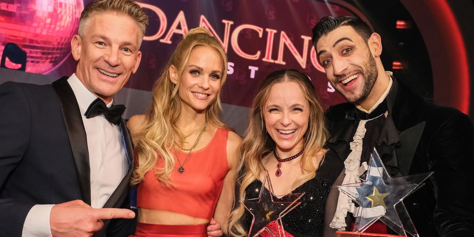 Andi Knoll, Mirjam Weichselbraun, Missy May und Dimitar Stefanin (vlnr) freuten sich über ein gelungenes "Dancing Stars"-Finale 2023.