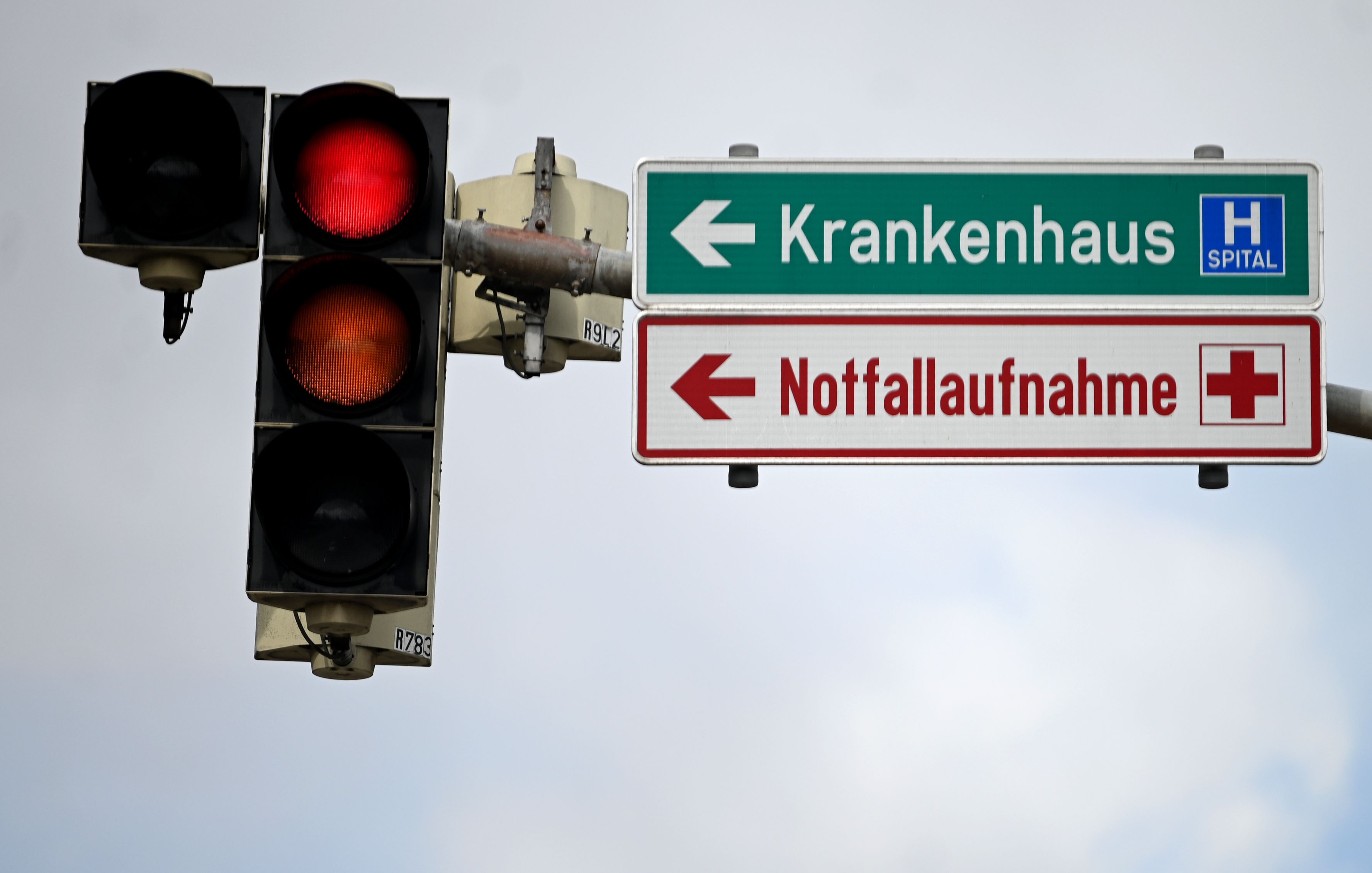 Der Verletzte wurde in die Klinik Klagenfurt geflogen. Symbolbild. 