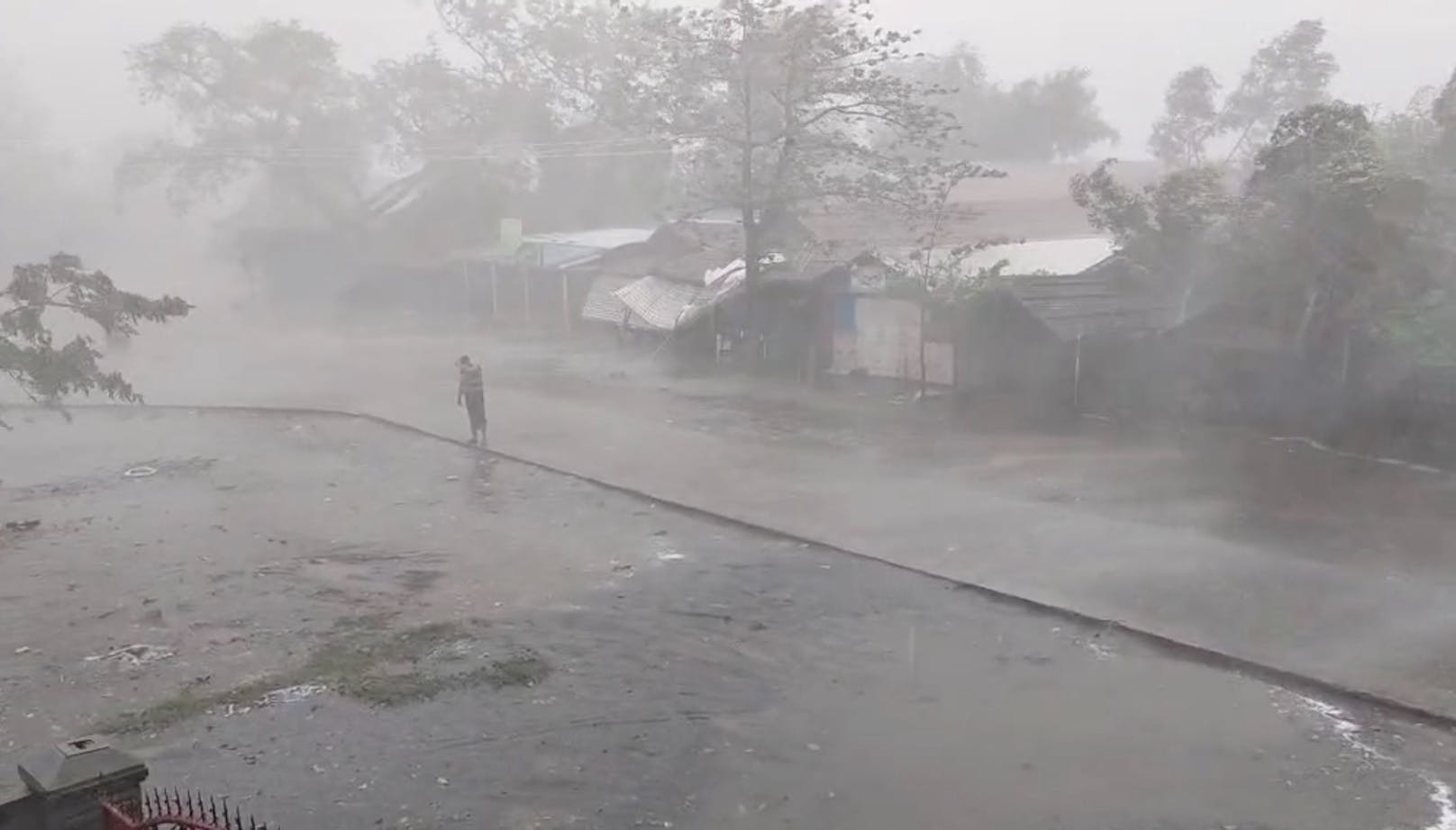 Der Zyklon "Mocha" hat in Myanmar mindestens drei Menschen das Leben gekostet.