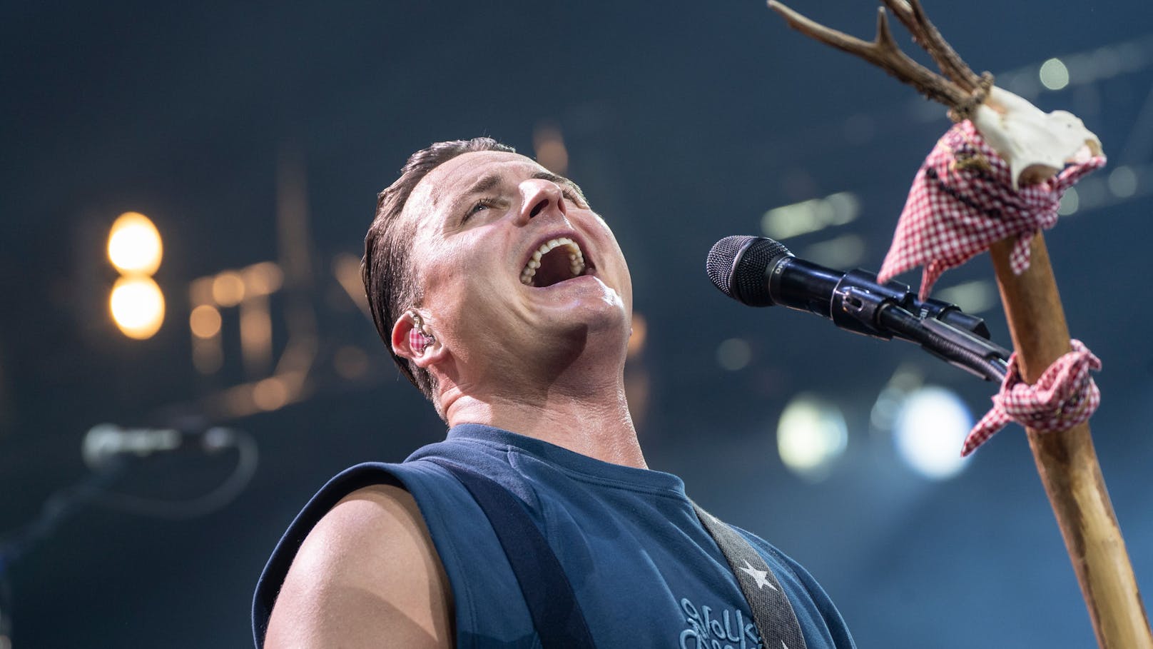 Mit seiner "Dirndl-Wahnsinn-Hulapalu!"-Tour schreibt Andreas Gabalier ein neues Kapitel der "Volks-Rock'n Roller"-Geschichte: "Meine Fans sind einfach der Wahnsinn!"